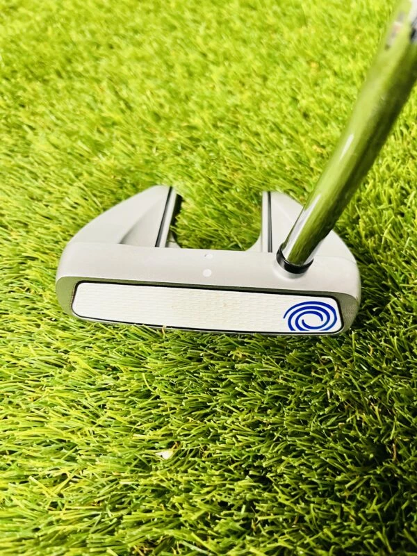 Odyssey White Hot V – Line Fang Putter 2 Odyssey White Hot V – Line Fang Putter - Image 2