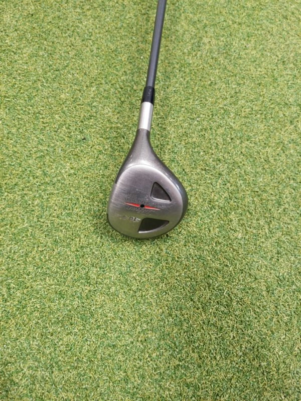 Titleist Pro 975F 16.5 4 Wood// Stiff 1 Titleist Pro 975F 16.5 4 Wood// Stiff