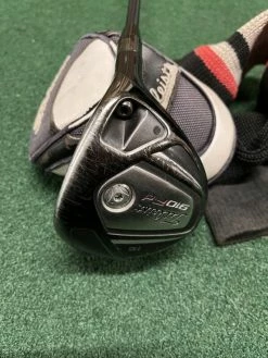 Titleist 910 F.D 15° // Stiff