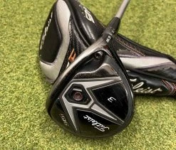 Titleist 915 F 3 Wood 16.5° // Stiff