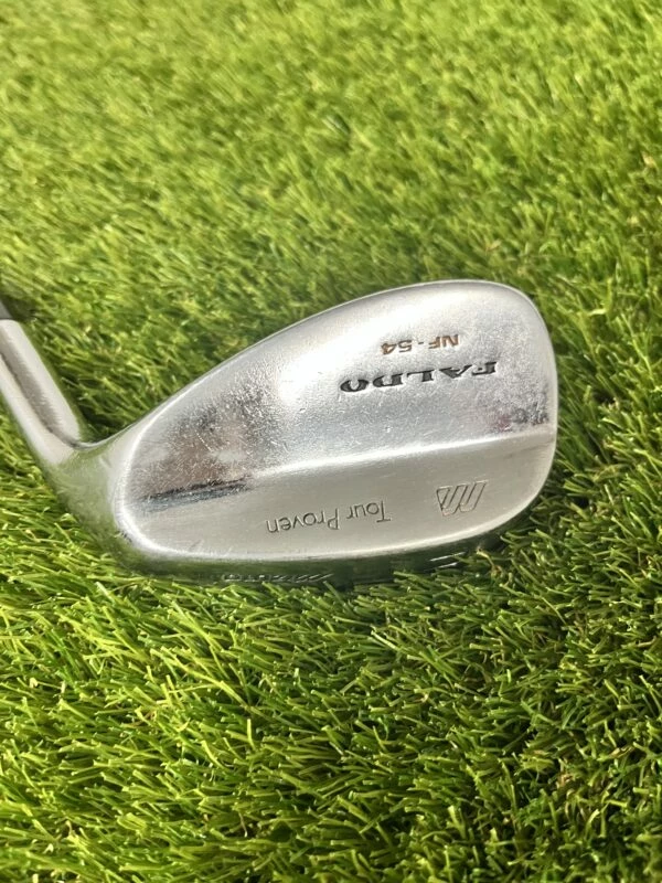 Mizuno Faldo Tour Proven NF-54 U Wedge // Reg 1 Mizuno Faldo Tour Proven NF-54 U Wedge // Reg