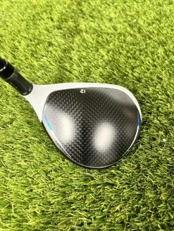 TaylorMade Sim2Max 5W 18°//Stiff -Fairway Woods Sales Shop 71DCE9A7 20DA 401B 89AA 573FD730BD40 600x800 1