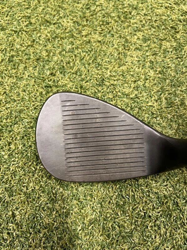 Titleist SM8 Vokey Wedge 56° (Gunmetal) 2 Titleist SM8 Vokey Wedge 56° (Gunmetal) - Image 2