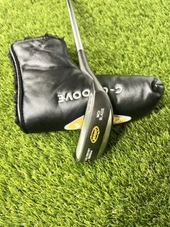 YES Moi Blade Putter