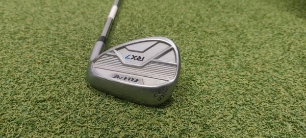 Rife 52° RX7 Wedge // Wedge Flex 1 Rife 52° RX7 Wedge // Wedge Flex